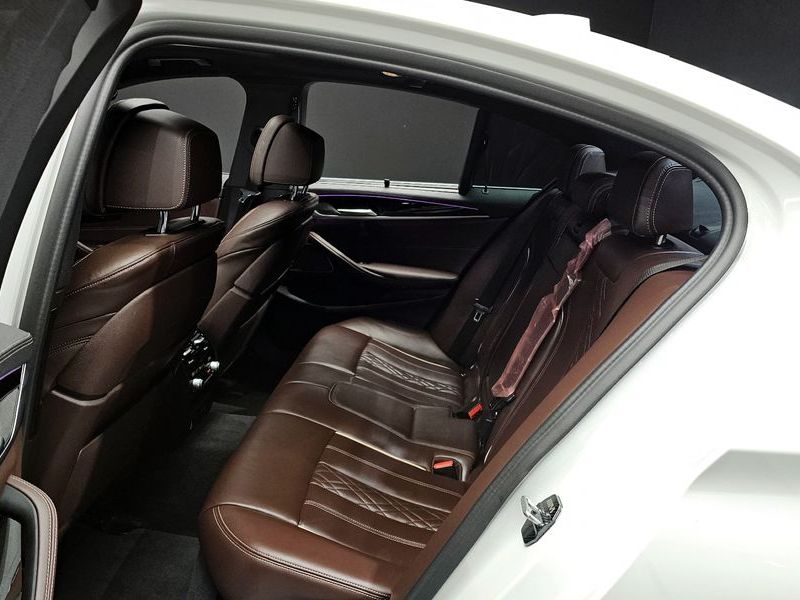 2022 BMW 5 Series 530e M Sport photo 12