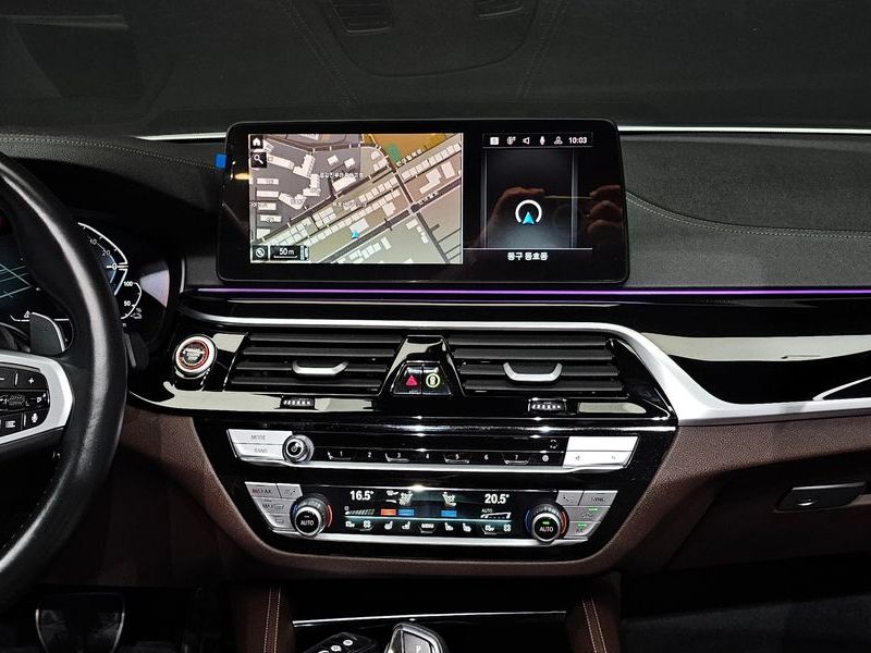 2022 BMW 5 Series 530e M Sport photo 15