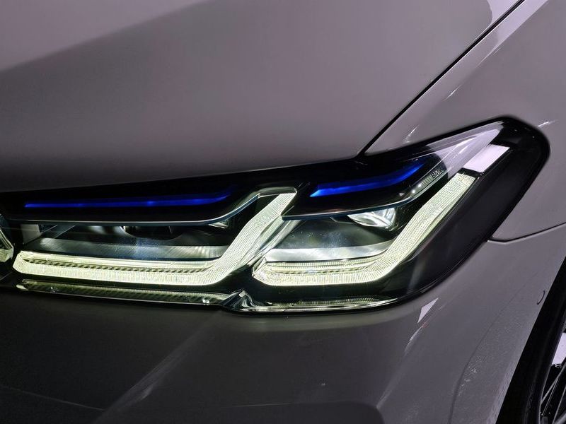 2022 BMW 5 Series 530e M Sport photo 22