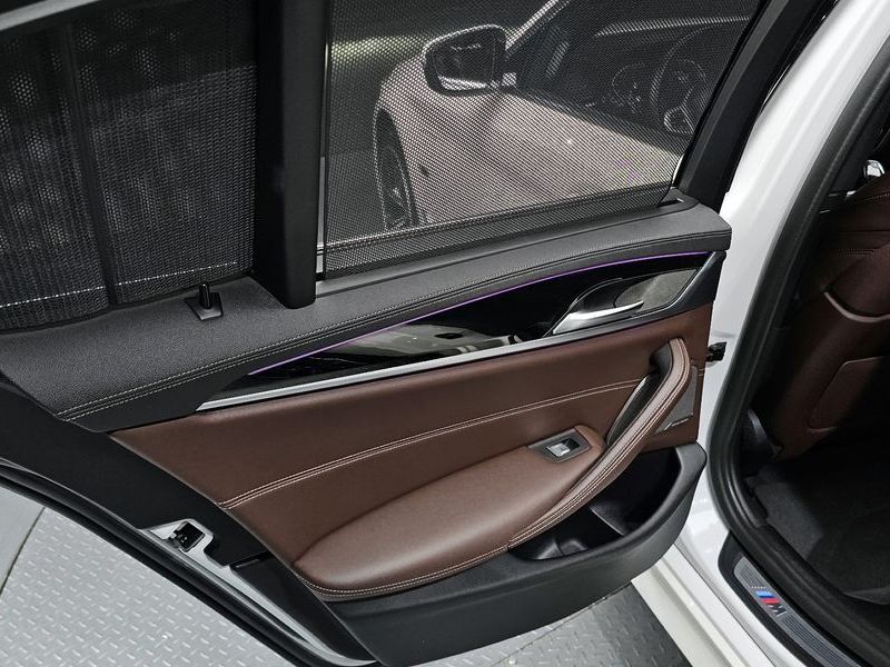 2022 BMW 5 Series 530e M Sport photo 25