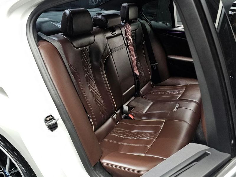 2022 BMW 5 Series 530e M Sport photo 26
