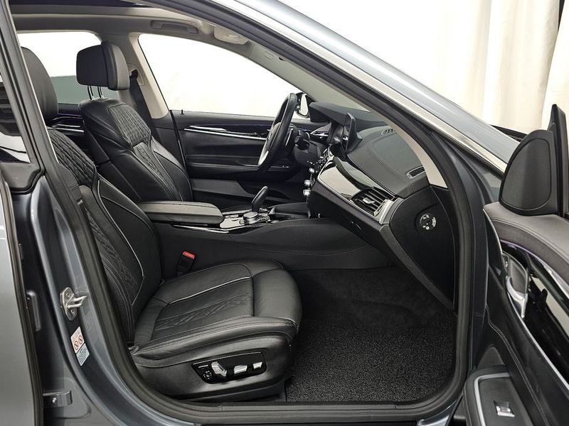 2020 BMW 6 Series 630i xDrive Luxury photo 11