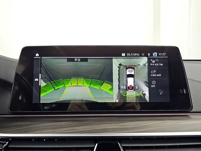2020 BMW 6 Series 620d Luxury photo 15