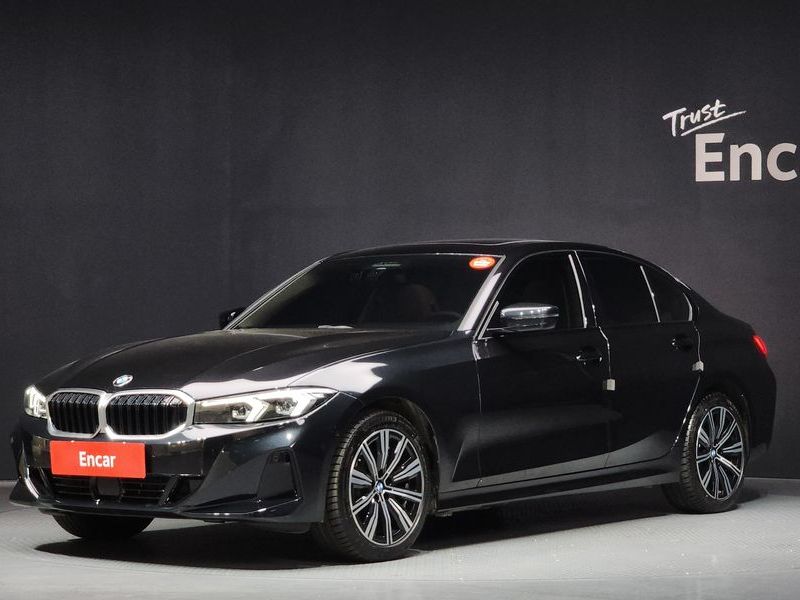 2025 BMW 3 Series 320i photo 1