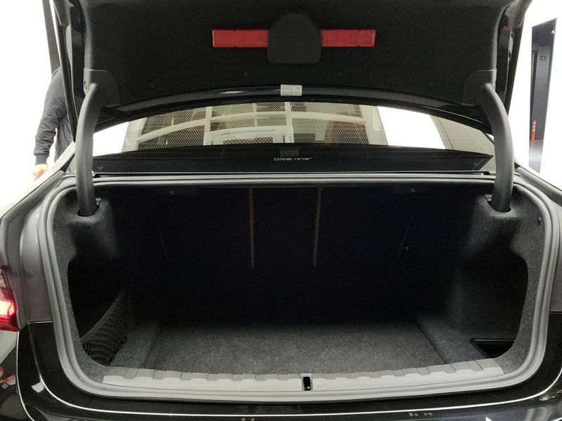 2025 BMW 3 Series 320i photo 20