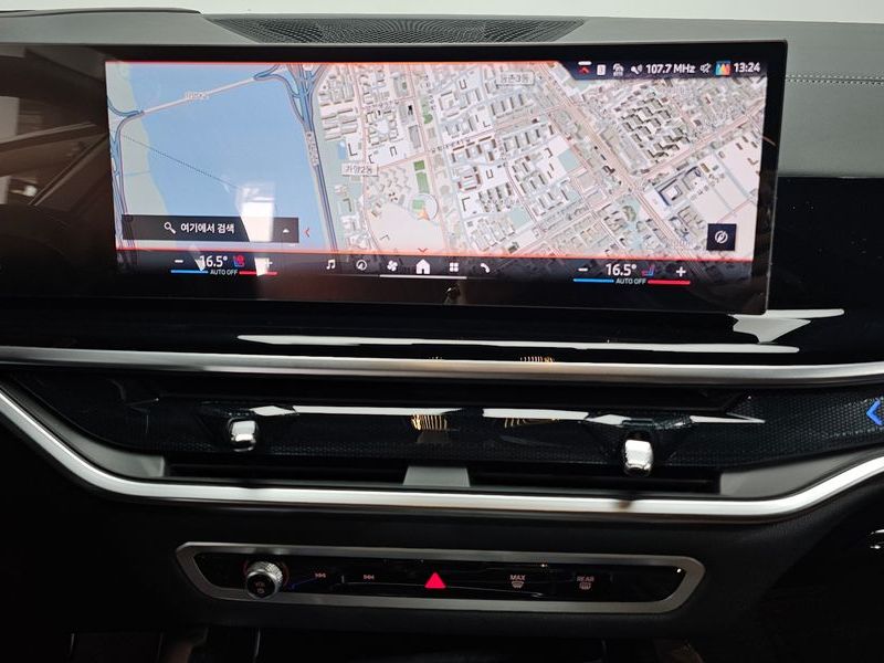 2026 BMW X6 xDrive40d M Sport Online Exclusive photo 14