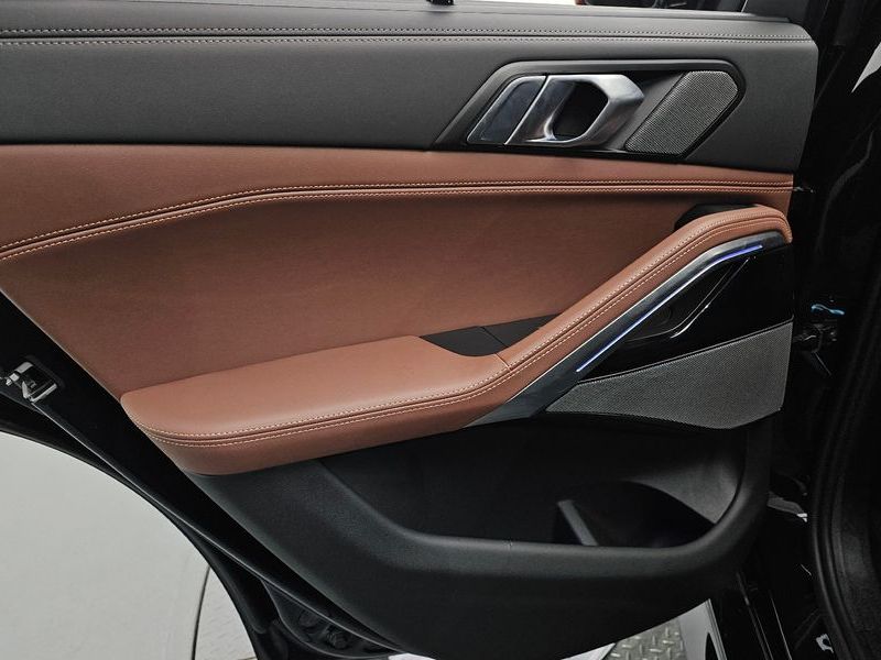 2026 BMW X6 xDrive40d M Sport Online Exclusive photo 25