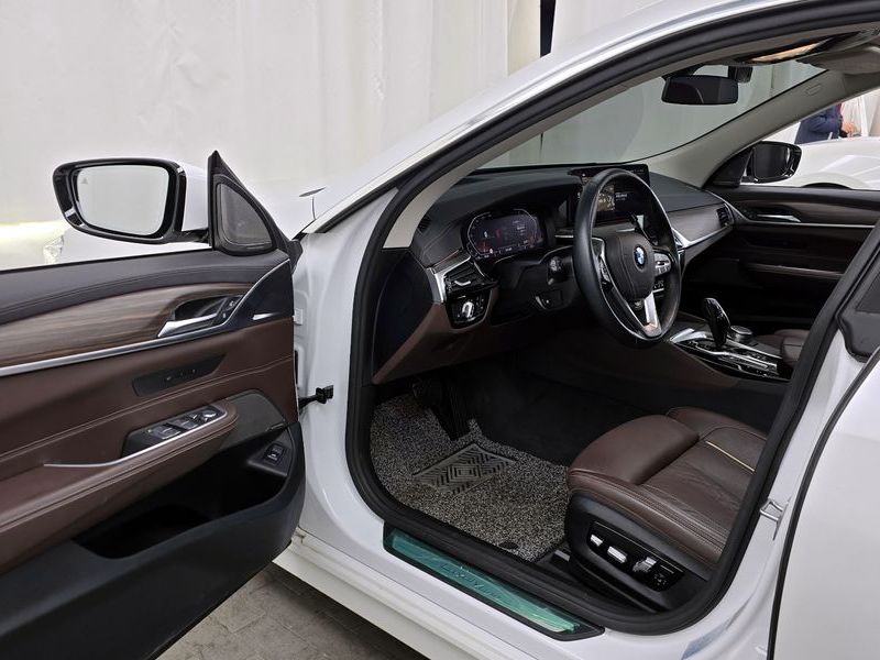 2022 BMW 6 Series 630i xDrive Luxury photo 10