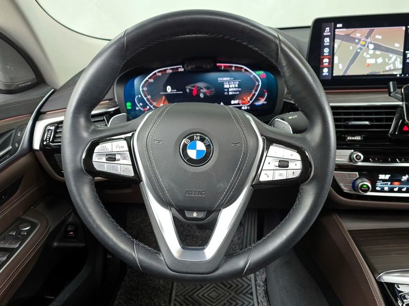2022 BMW 6 Series 630i xDrive Luxury photo 13