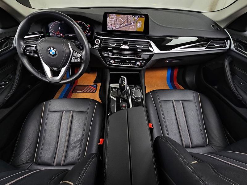 2020 BMW 5 Series 520i Luxury photo 7