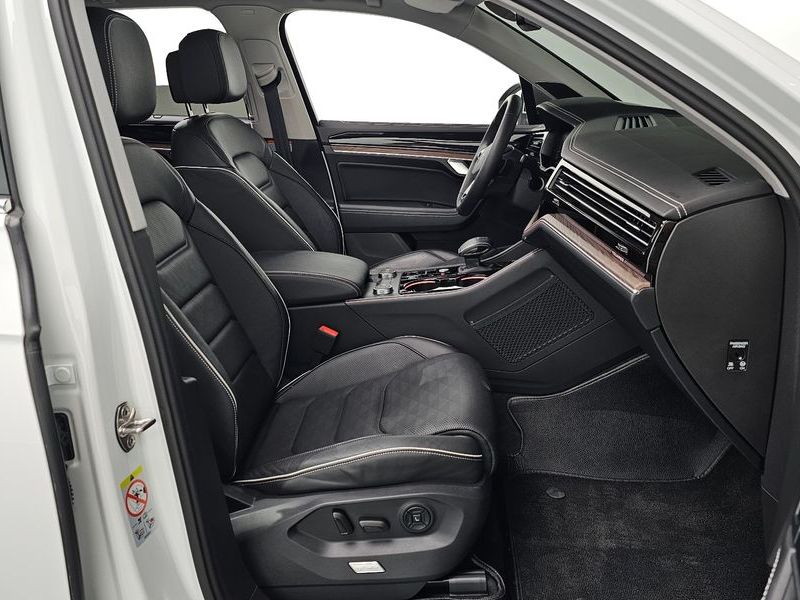 2024 Volkswagen Touareg 3.0 TDI Prestige photo 11