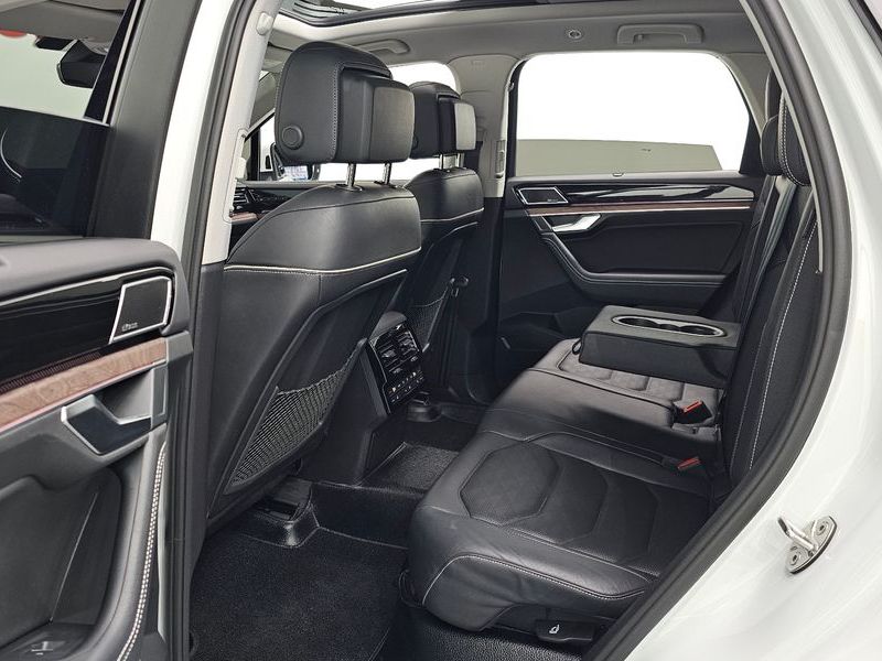 2024 Volkswagen Touareg 3.0 TDI Prestige photo 12