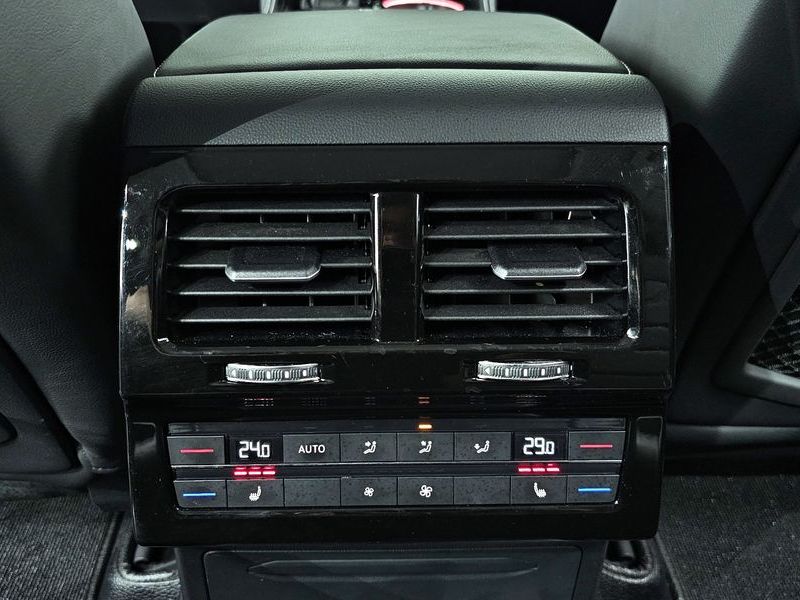 2024 Volkswagen Touareg 3.0 TDI Prestige photo 19