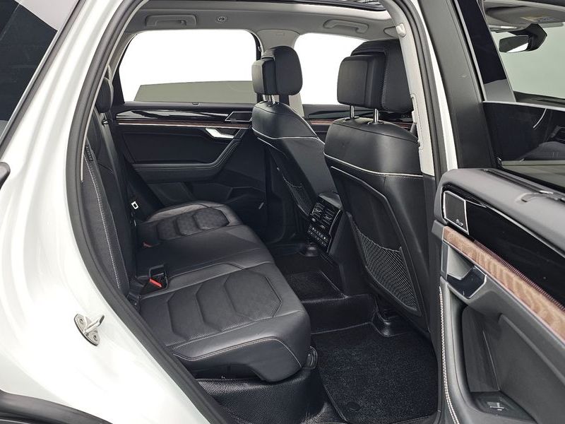 2024 Volkswagen Touareg 3.0 TDI Prestige photo 26