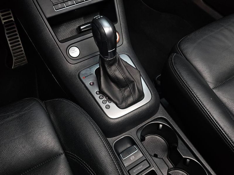 2015 Volkswagen Tiguan 2.0 TDI R-Line 5N photo 9