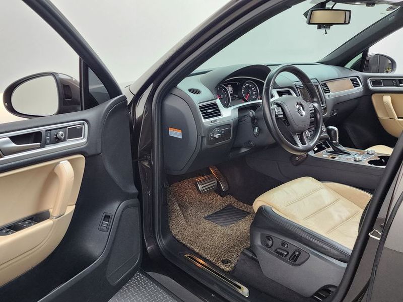 2016 Volkswagen Touareg V6 3.0 TDI BMT Exclusive 7P5 photo 10