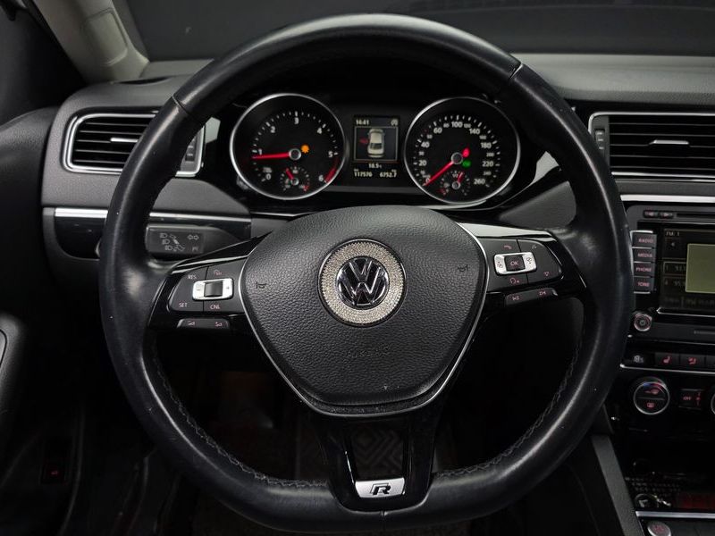 2015 Volkswagen Jetta 2.0 TDI BlueMotion Premium 6th photo 13