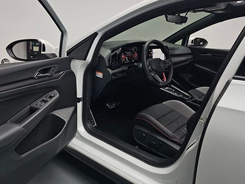 2024 Volkswagen Golf 2.0 GTI photo 10