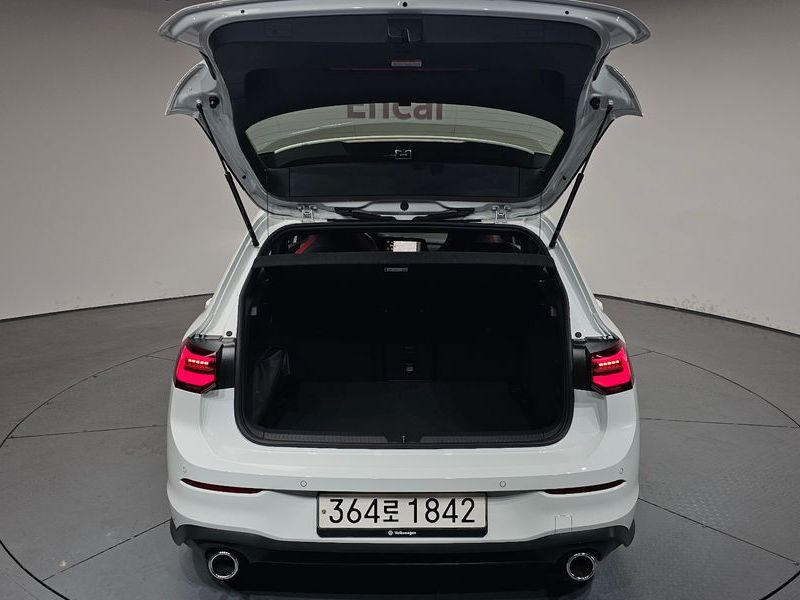 2024 Volkswagen Golf 2.0 GTI photo 20