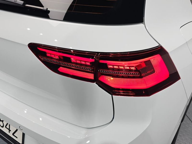 2024 Volkswagen Golf 2.0 GTI photo 23
