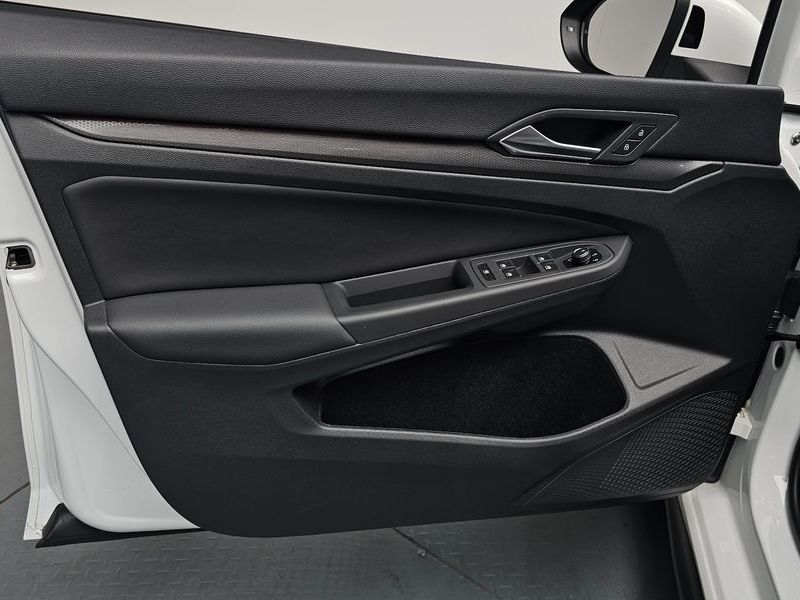 2024 Volkswagen Golf 2.0 GTI photo 24