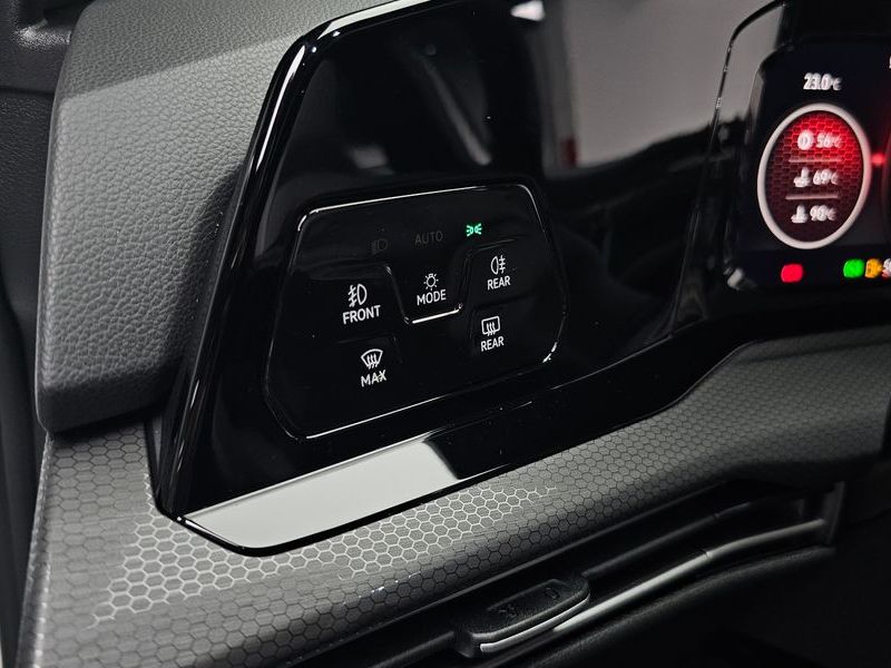 2024 Volkswagen Golf 2.0 GTI photo 30