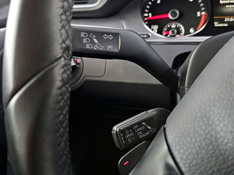 2015 Volkswagen New CC 2.0 TDI BlueMotion photo 16