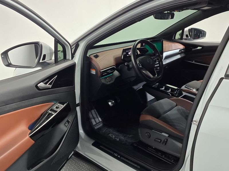 2022 Volkswagen ID.4 Pro photo 10