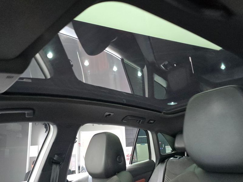 2022 Volkswagen ID.4 Pro photo 15