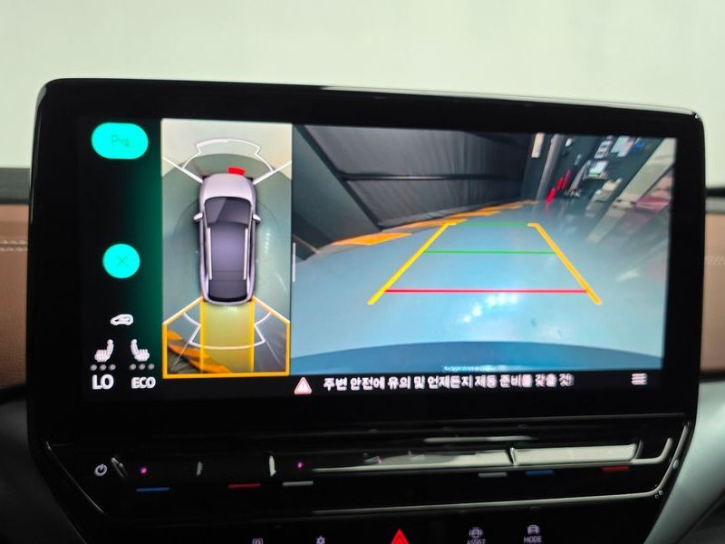 2022 Volkswagen ID.4 Pro photo 16
