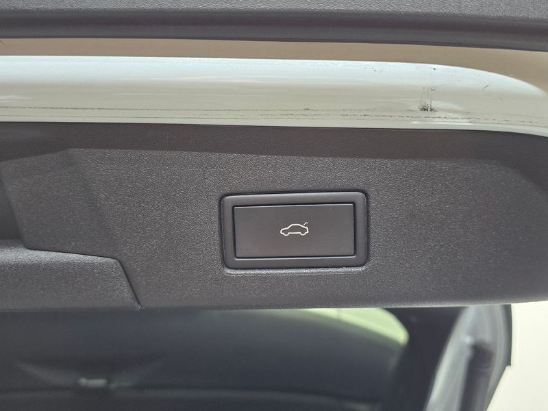 2022 Volkswagen ID.4 Pro photo 17