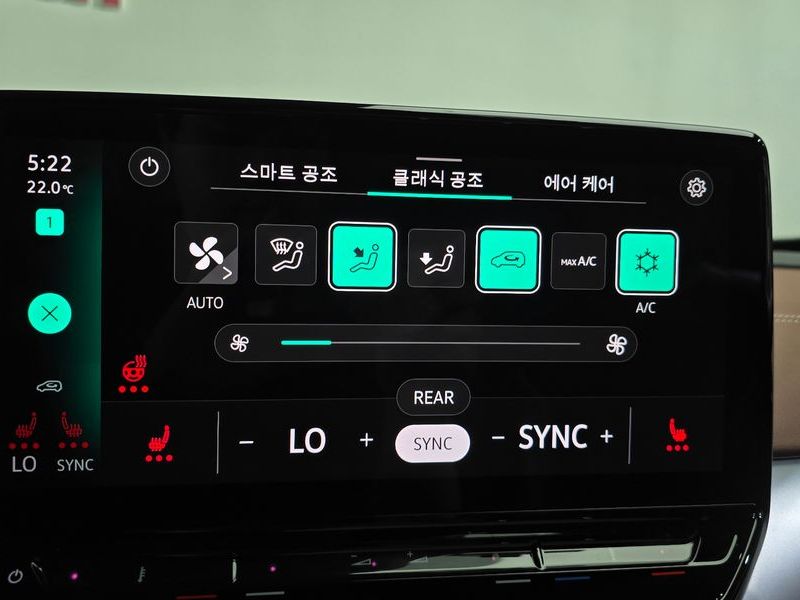 2022 Volkswagen ID.4 Pro photo 28