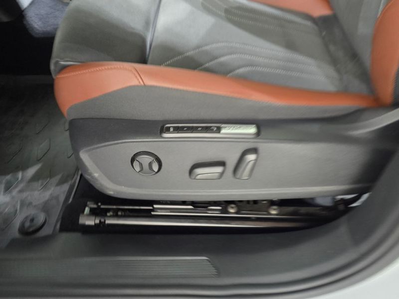 2022 Volkswagen ID.4 Pro photo 29
