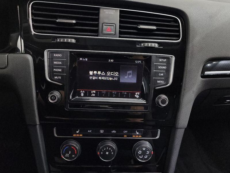 2013 Volkswagen Golf 1.6 TDI photo 13
