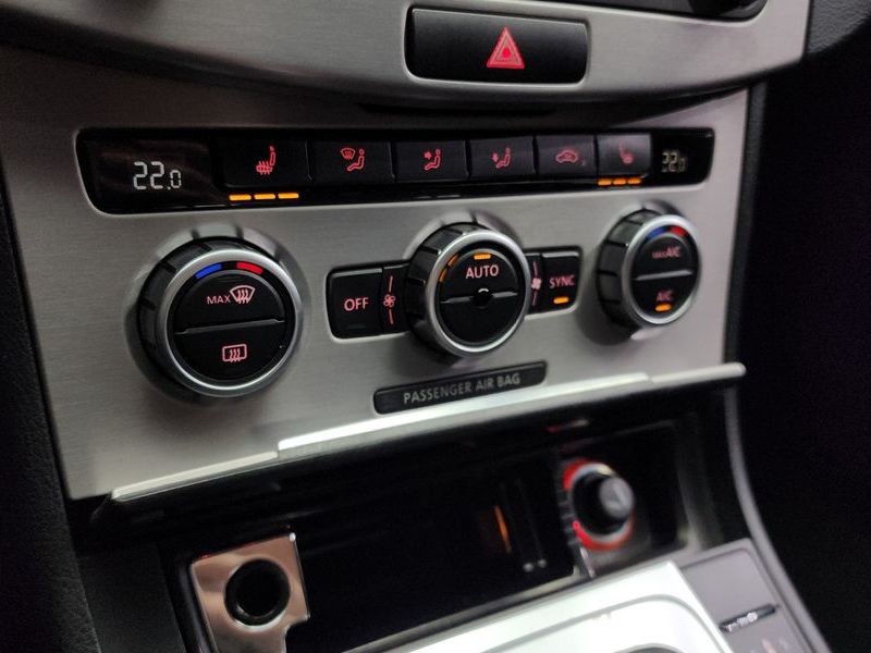2013 Volkswagen New CC 2.0 TDI BlueMotion photo 18