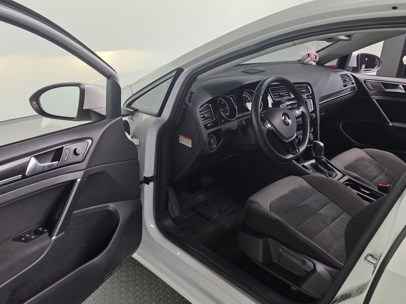 2015 Volkswagen Golf 2.0 TDI photo 11