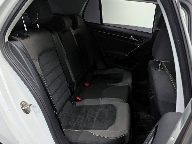 2015 Volkswagen Golf 2.0 TDI photo 12