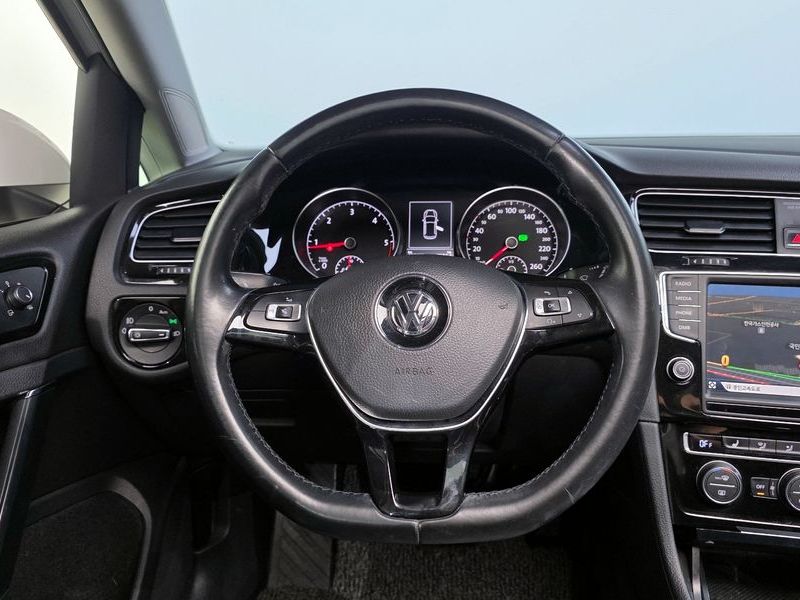 2015 Volkswagen Golf 2.0 TDI Premium photo 13