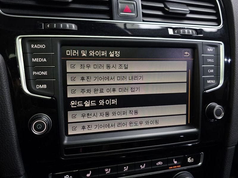 2015 Volkswagen Golf 2.0 TDI Premium photo 17