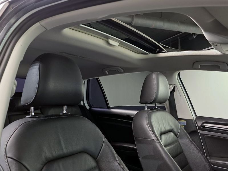 2015 Volkswagen Golf 2.0 TDI Premium photo 18