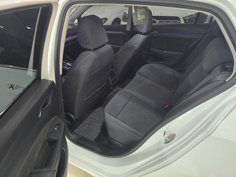 2023 Volkswagen Golf 2.0 TDI Prestige photo 16