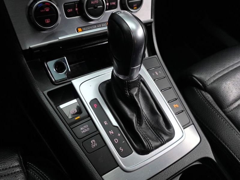 2014 Volkswagen New CC 2.0 TSI photo 9