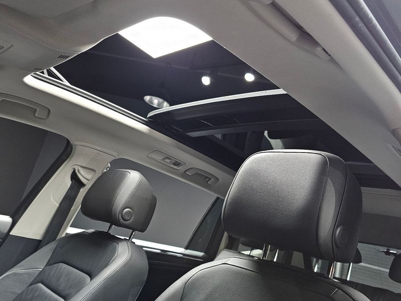 2020 Volkswagen Tiguan 2.0 TDI Prestige photo 17