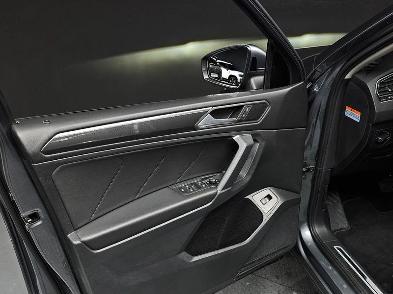 2020 Volkswagen Tiguan 2.0 TDI Prestige photo 24