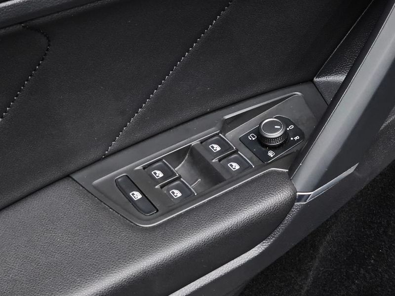 2020 Volkswagen Tiguan 2.0 TDI Prestige photo 29