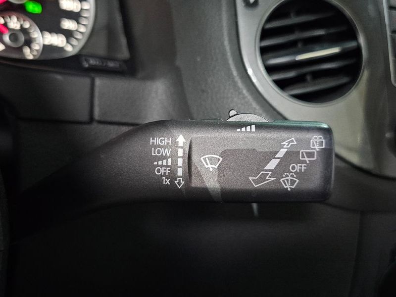 2013 Volkswagen Tiguan 2.0 TDI Premium 5N photo 15
