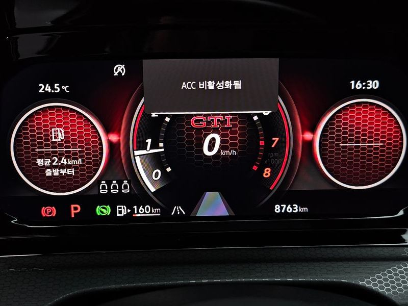 2024 Volkswagen Golf 2.0 GTI photo 8