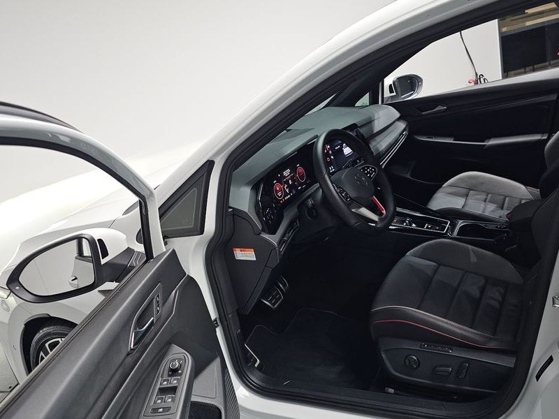 2024 Volkswagen Golf 2.0 GTI photo 10