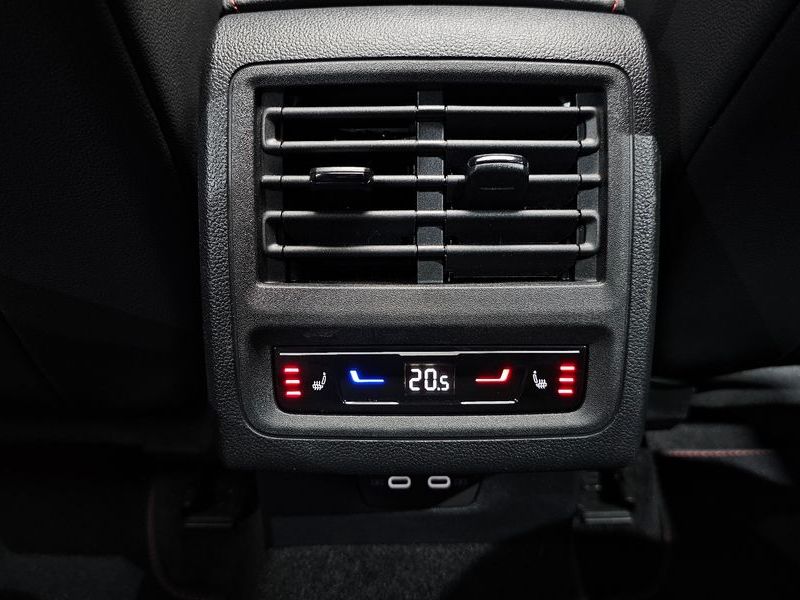 2024 Volkswagen Golf 2.0 GTI photo 19