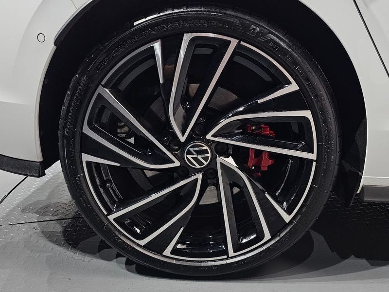 2024 Volkswagen Golf 2.0 GTI photo 21